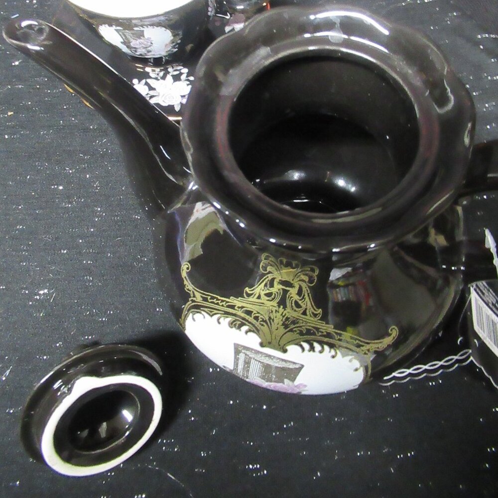 Elegant Skull Tea Set (Teapot, Cup and Saucer) - Picture 5 of 12